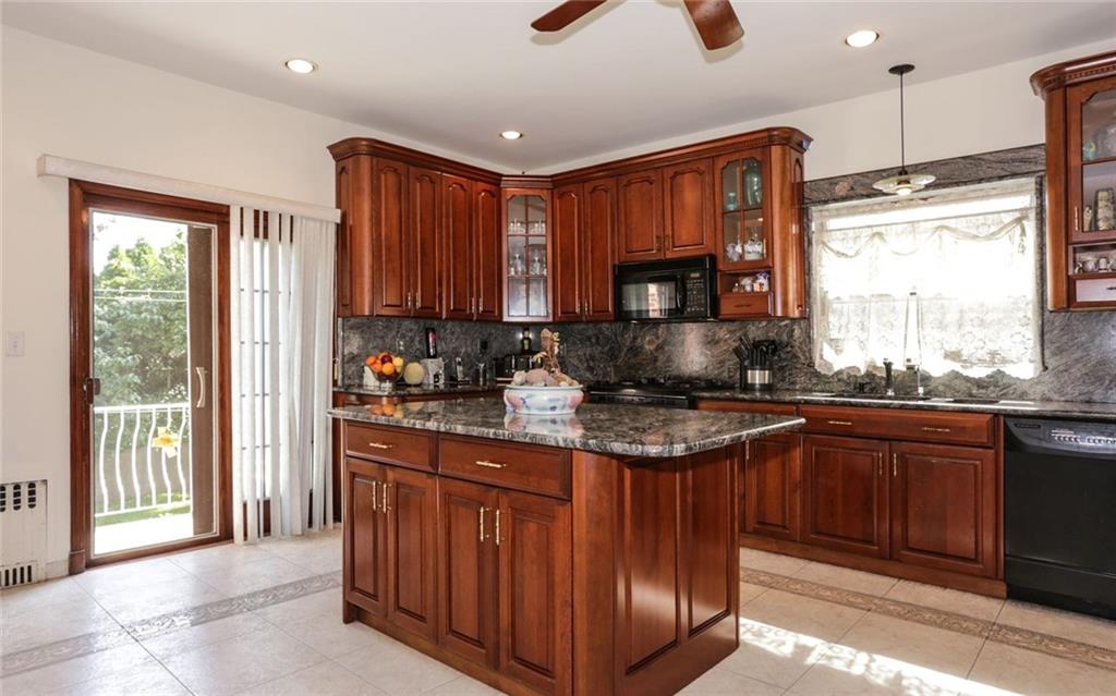 1237 83 Dyker Heights 11228 New York photo