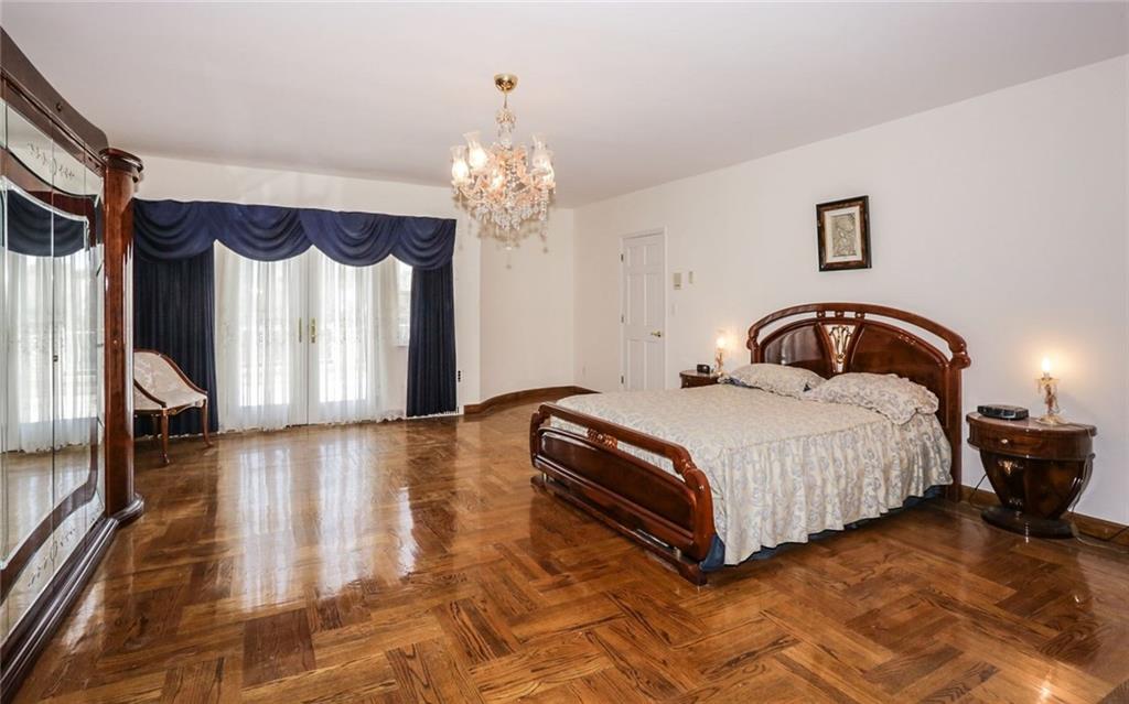 1237 83 Dyker Heights 11228 New York photo