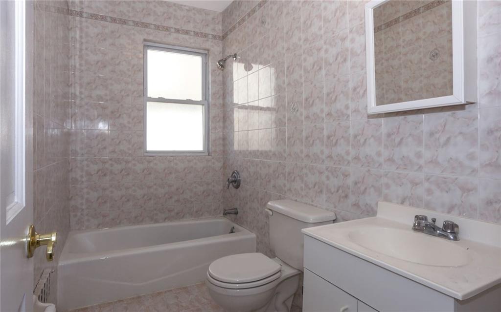 1237 83 Dyker Heights 11228 New York photo