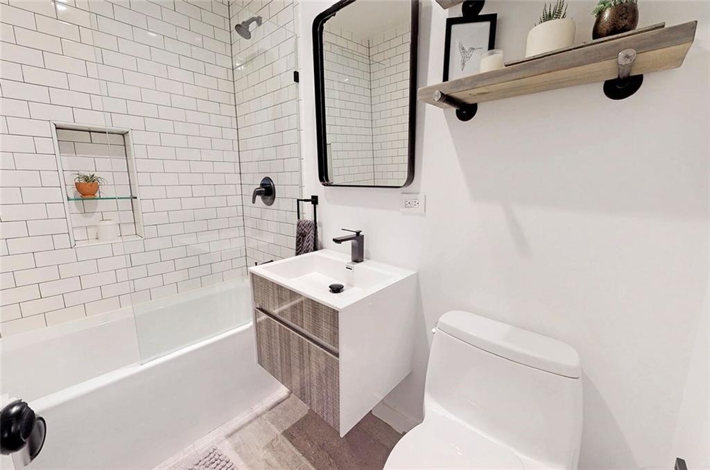 185 India Greenpoint 11222 New York photo