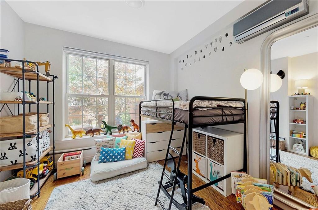 185 India Greenpoint 11222 New York photo