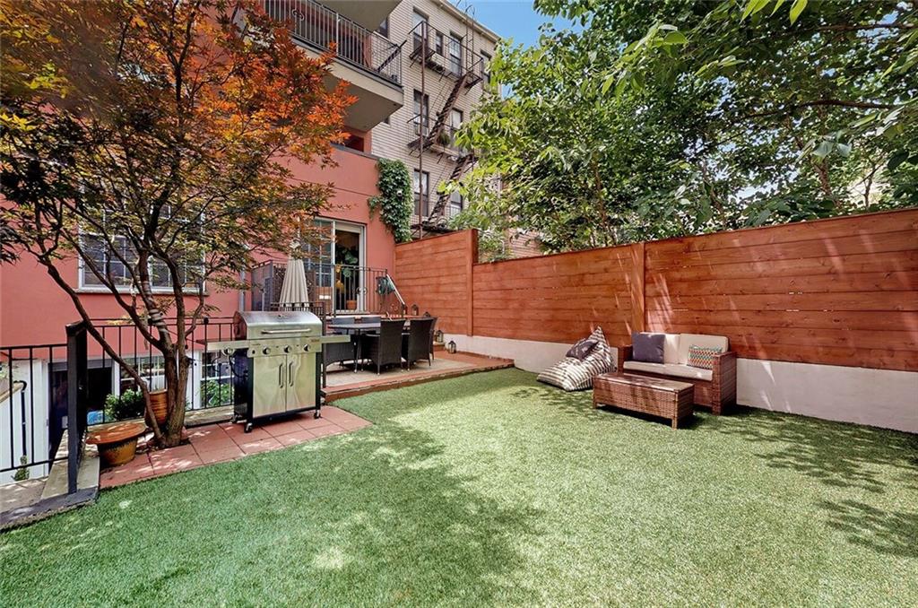 185 India Greenpoint 11222 New York photo