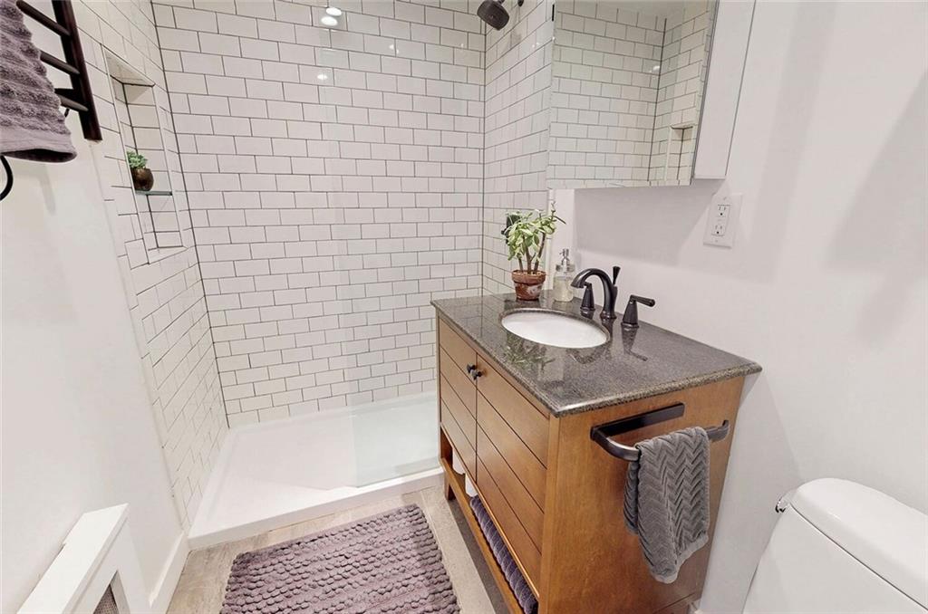 185 India Greenpoint 11222 New York photo