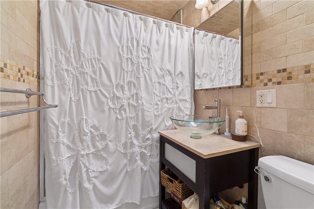 1009 Shore Dyker Heights 11228 New York photo