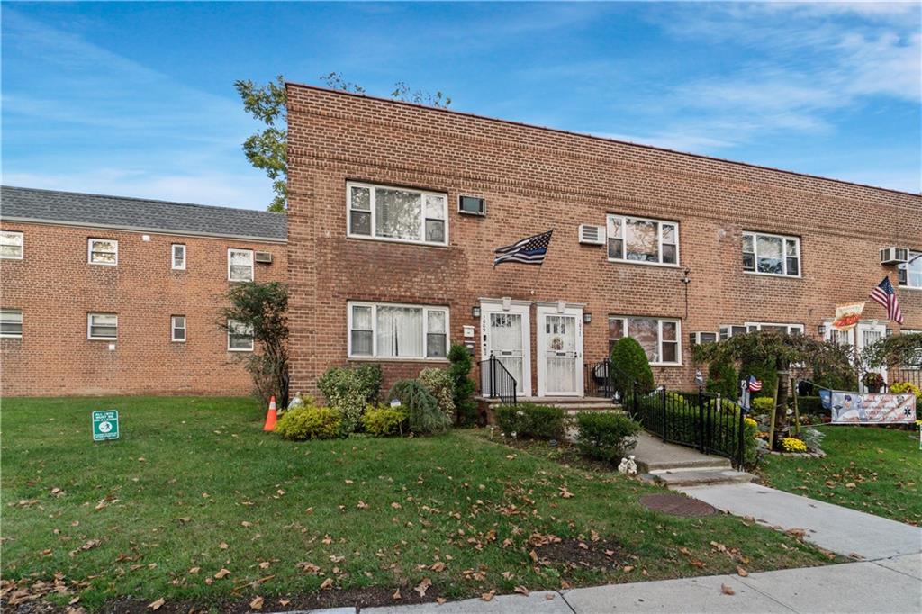 1009 Shore Dyker Heights 11228 New York photo