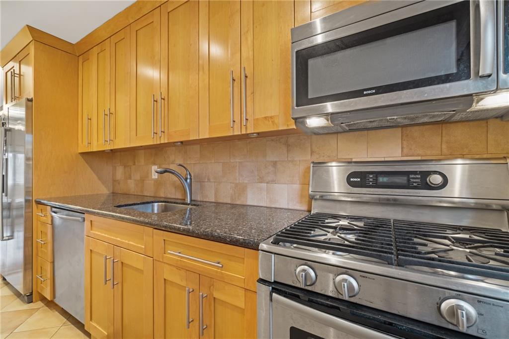 1009 Shore Dyker Heights 11228 New York photo