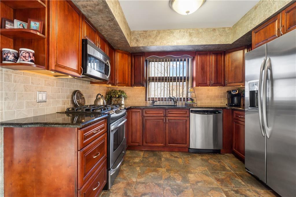 262 Brookfield Great Kill 10308 New York photo