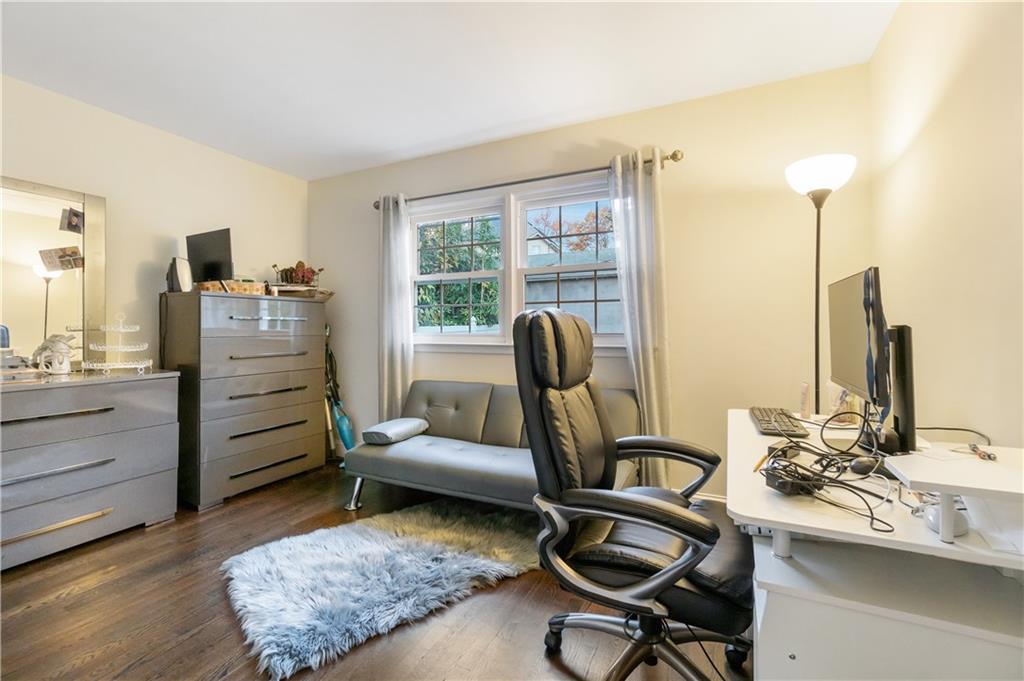 103 Monticello Great Kill 10308 New York photo