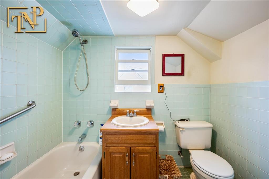 51 Amherst Manhattan Beach 11235 New York photo