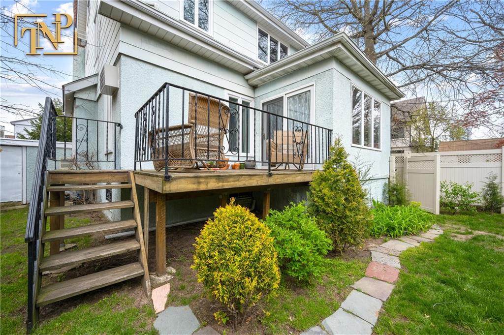 51 Amherst Manhattan Beach 11235 New York photo