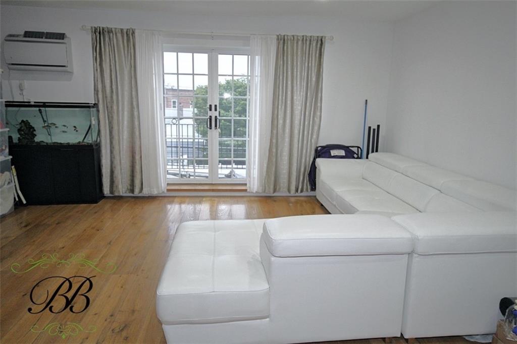 366 Avenue Y Gravesend 11223 New York photo