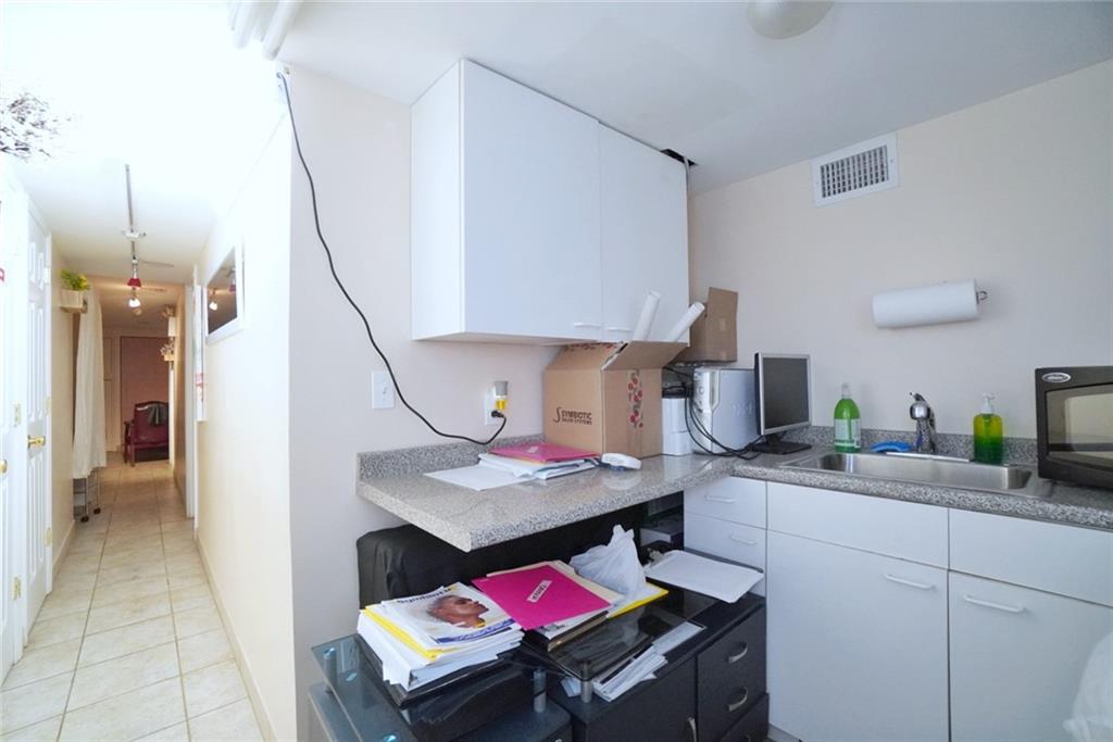 7306 13th Dyker Heights 11228 New York photo