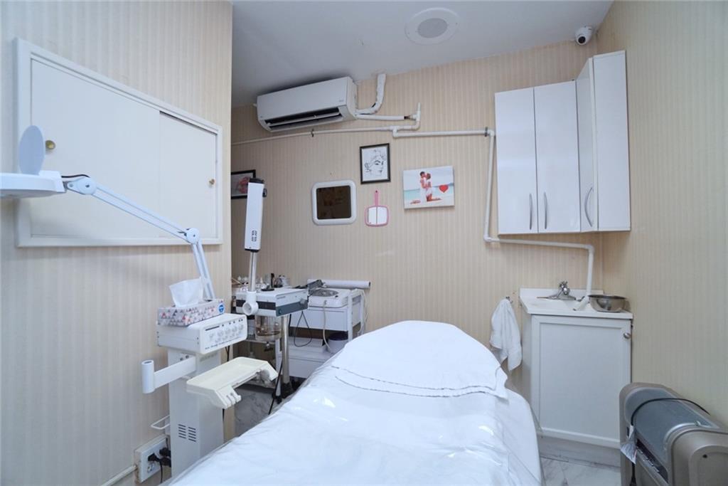 7306 13th Dyker Heights 11228 New York photo