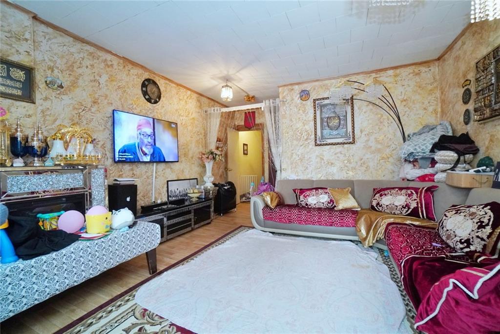 7306 13th Dyker Heights 11228 New York photo