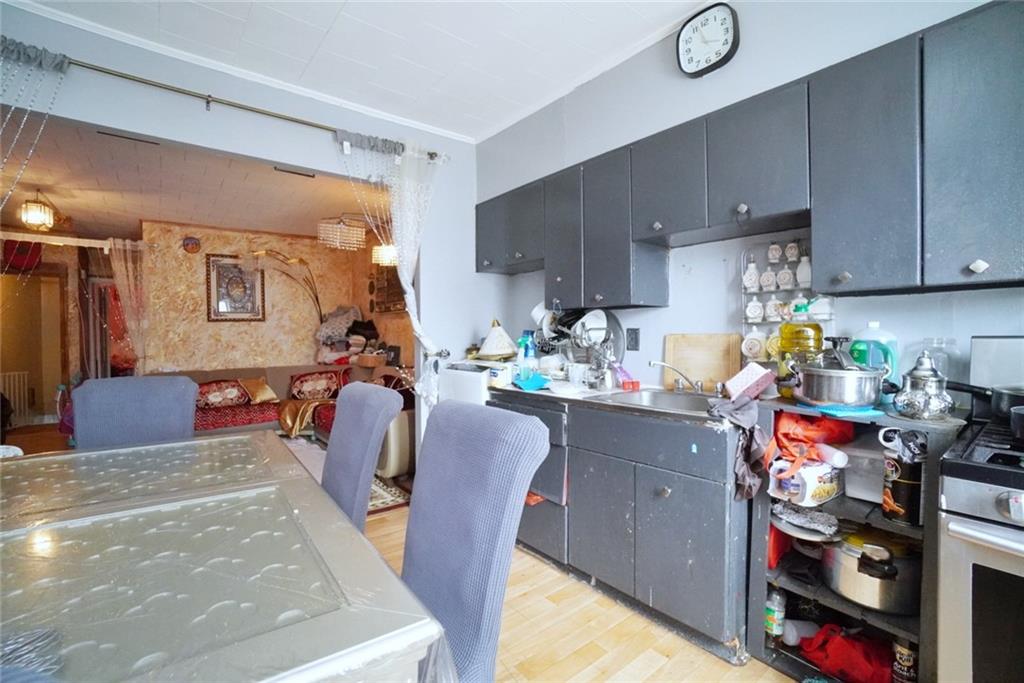 7306 13th Dyker Heights 11228 New York photo