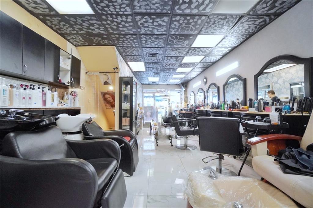 7306 13th Dyker Heights 11228 New York photo