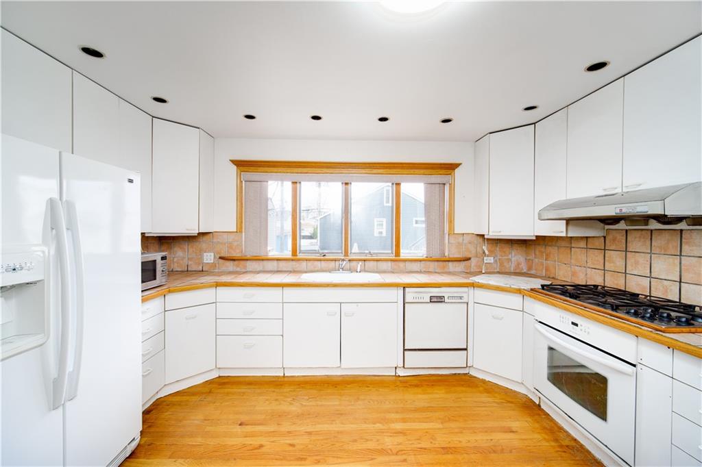 13 Frank Gerritsen Beach 11229 New York photo