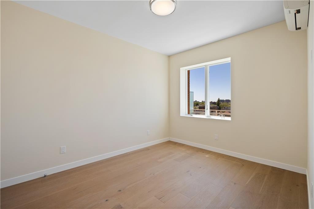 398 Kings Gravesend 11223 New York photo