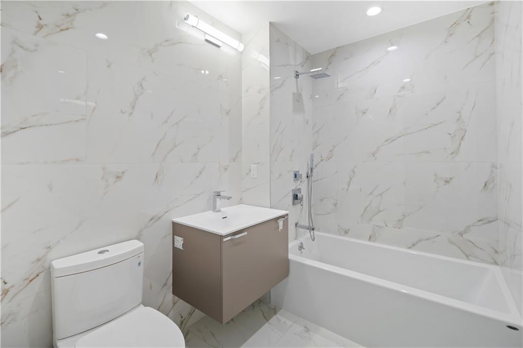 398 Kings Gravesend 11223 New York photo