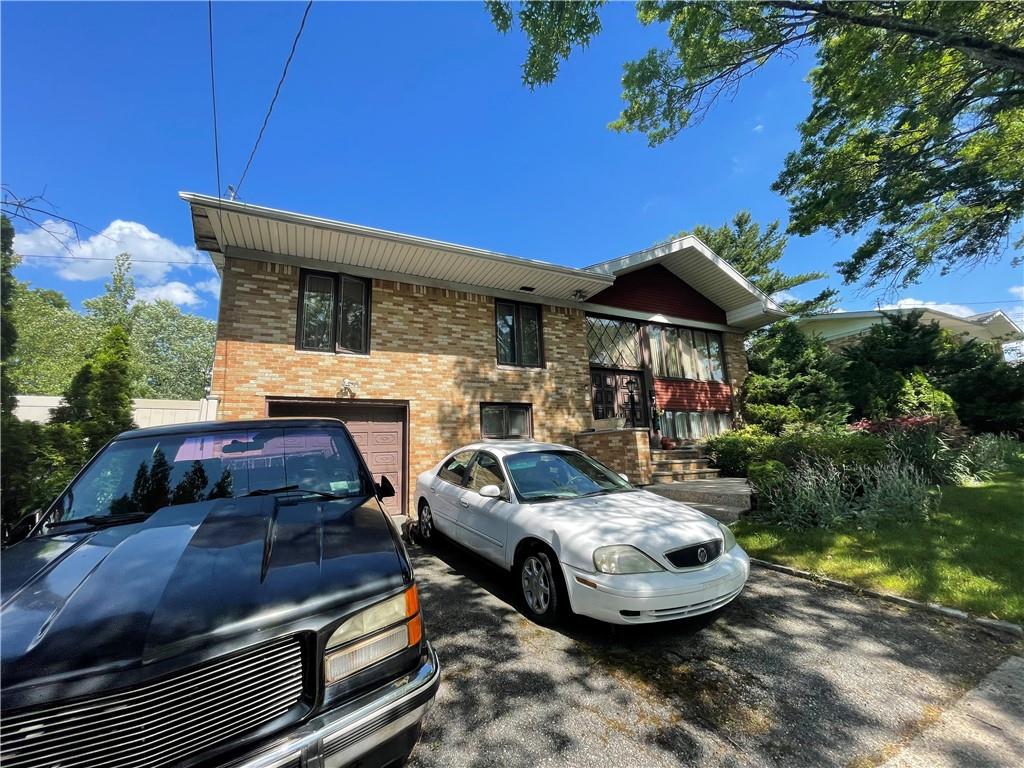 245 LaGuardia Lower Todt Hill 10314 New York photo