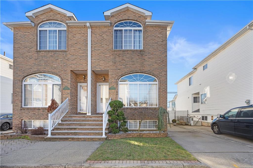 https://benbayrealty.s3.amazonaws.com/brooklynmls/471124/6775HylanBlvd1jpg