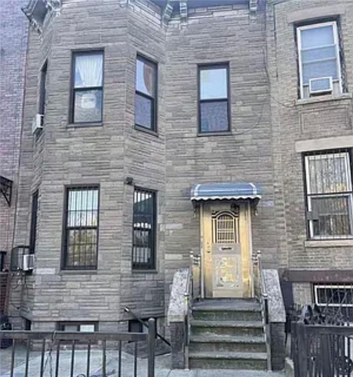 740 54th Sunset Park 11220 New York photo