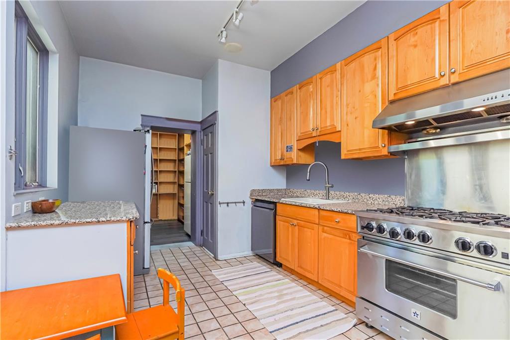 262 78th Bay Ridge 11209 New York photo