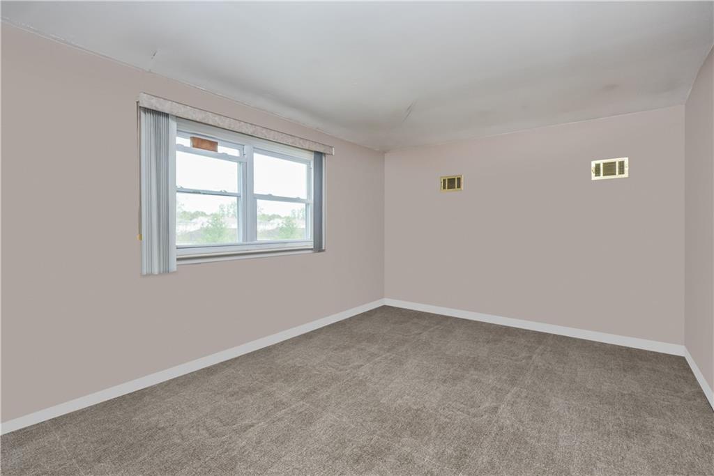 538 Naughton Dongan Hills-Below Hylan 10305 New York photo