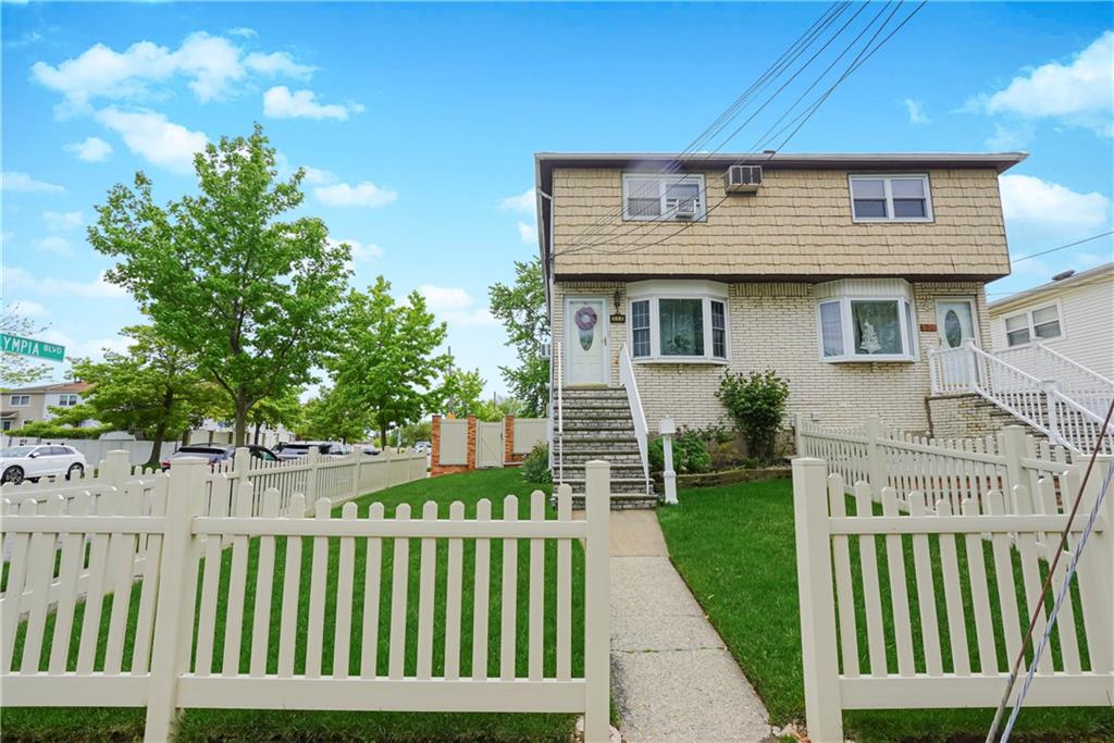 538 Naughton Dongan Hills-Below Hylan 10305 New York photo