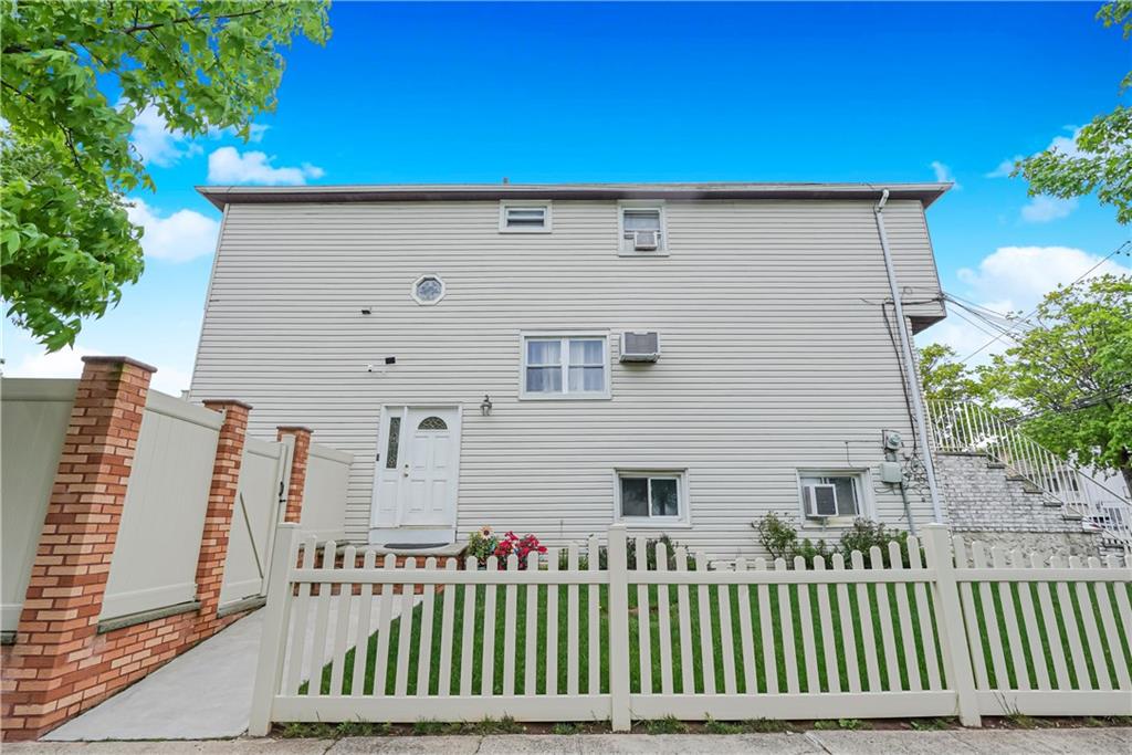 538 Naughton Dongan Hills-Below Hylan 10305 New York photo