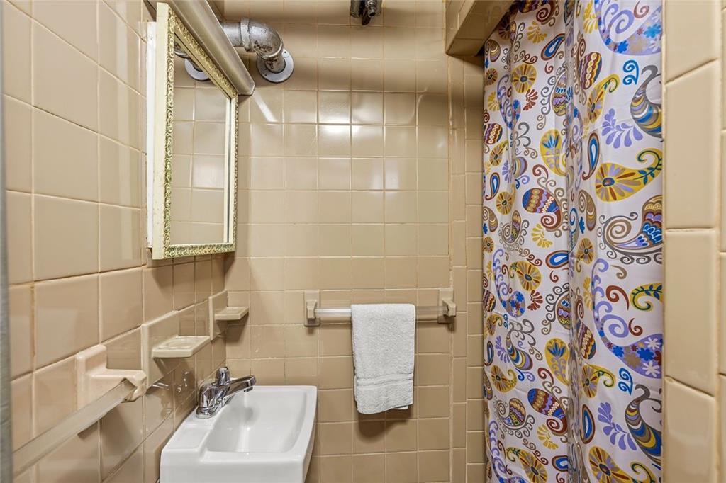 7913 20th Bensonhurst 11214 New York photo