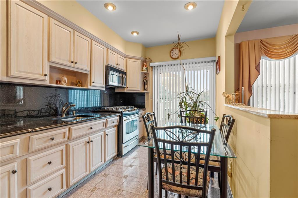 7211 19th Bensonhurst 11204 New York photo