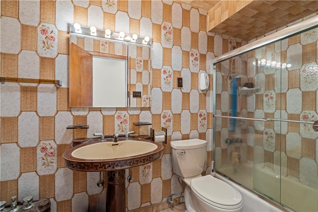 7211 19th Bensonhurst 11204 New York photo