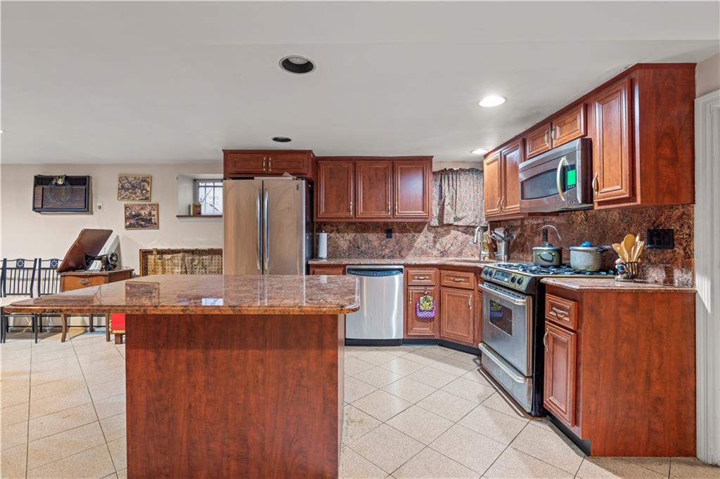 7211 19th Bensonhurst 11204 New York photo