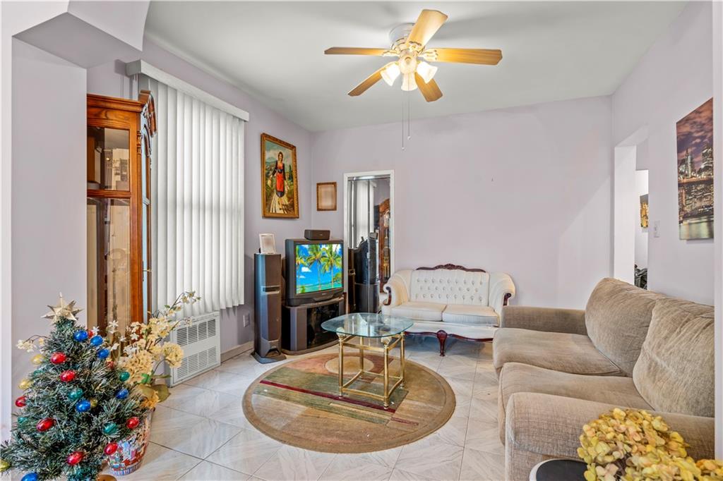 7211 19th Bensonhurst 11204 New York photo