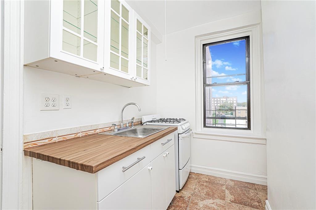 9524 Fort Hamilton Bay Ridge 11209 New York photo