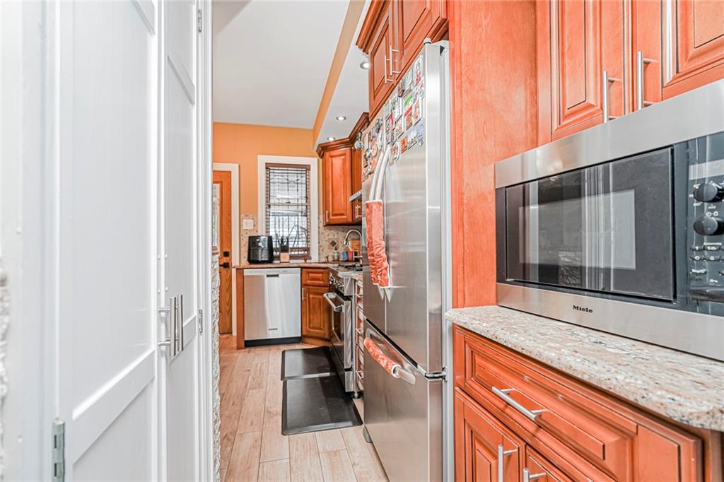 2045 East 37th Marine Park 11234 New York photo