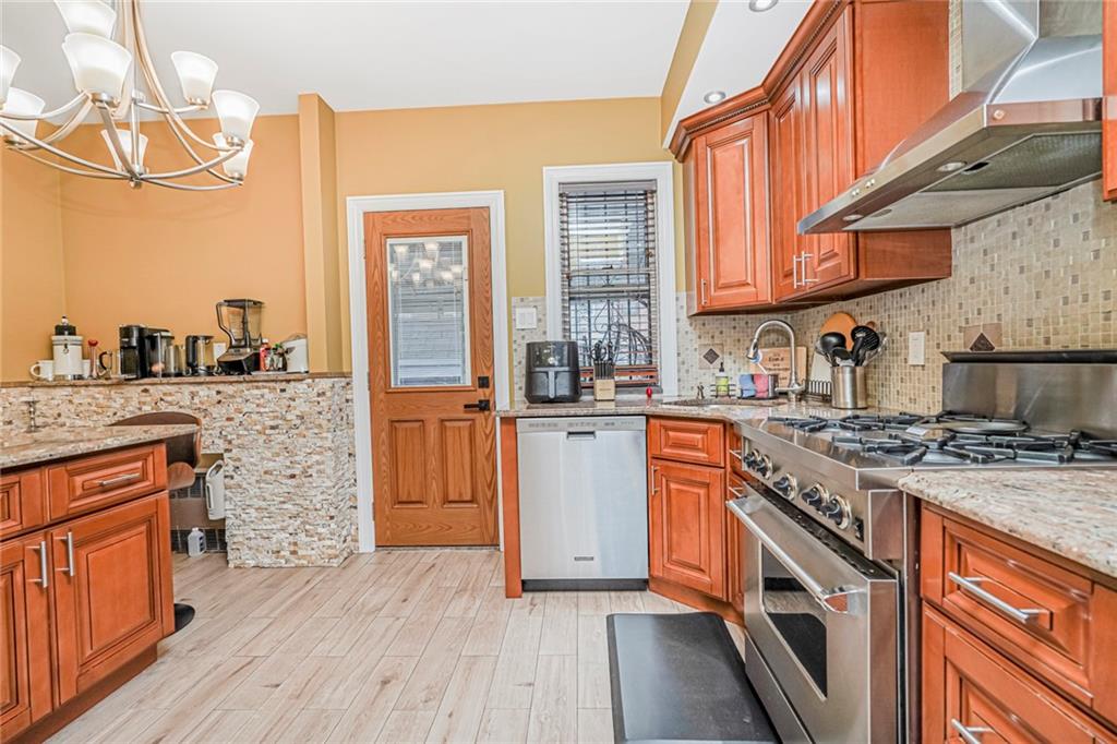 2045 East 37th Marine Park 11234 New York photo
