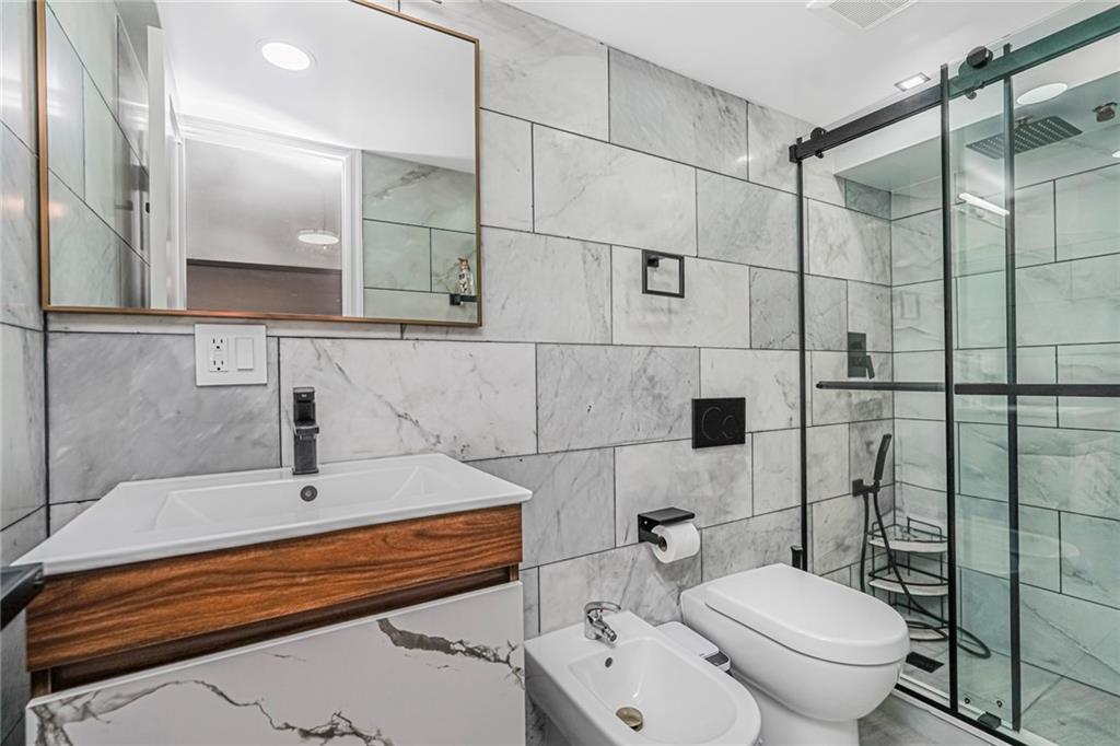 2045 East 37th Marine Park 11234 New York photo