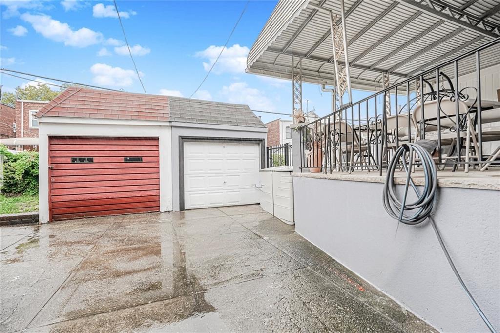 2045 East 37th Marine Park 11234 New York photo