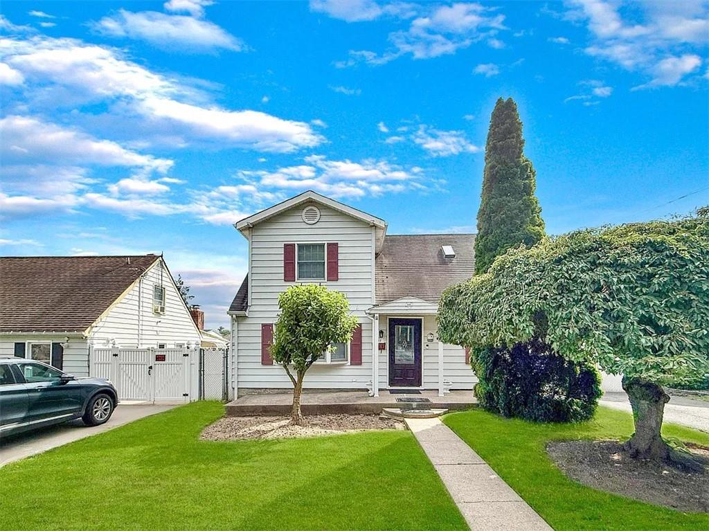 https://benbayrealty.s3.amazonaws.com/brooklynmls/495161/144Winchesterjpg