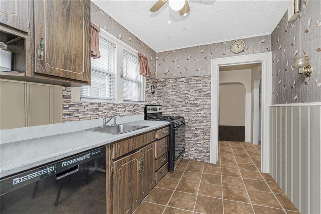 1738 Burnett Marine Park 11229 New York photo