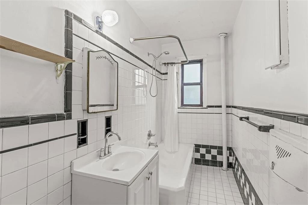 300 Ocean Kensington 11218 New York photo