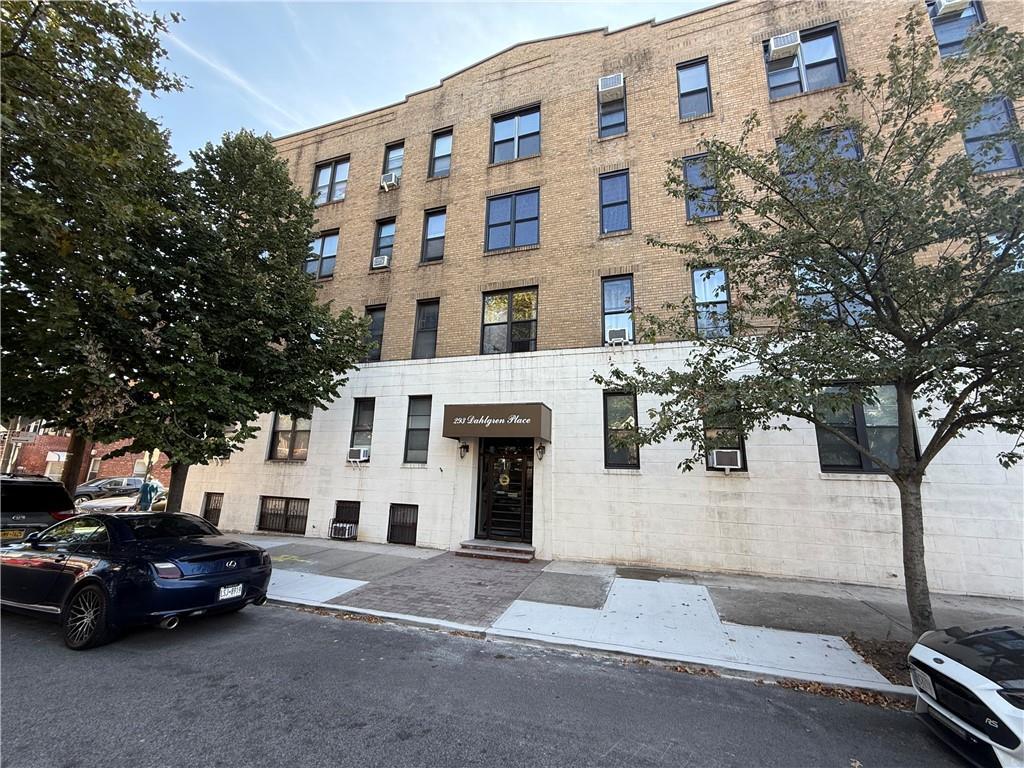293 Dahlgren Dyker Heights 11228 New York photo