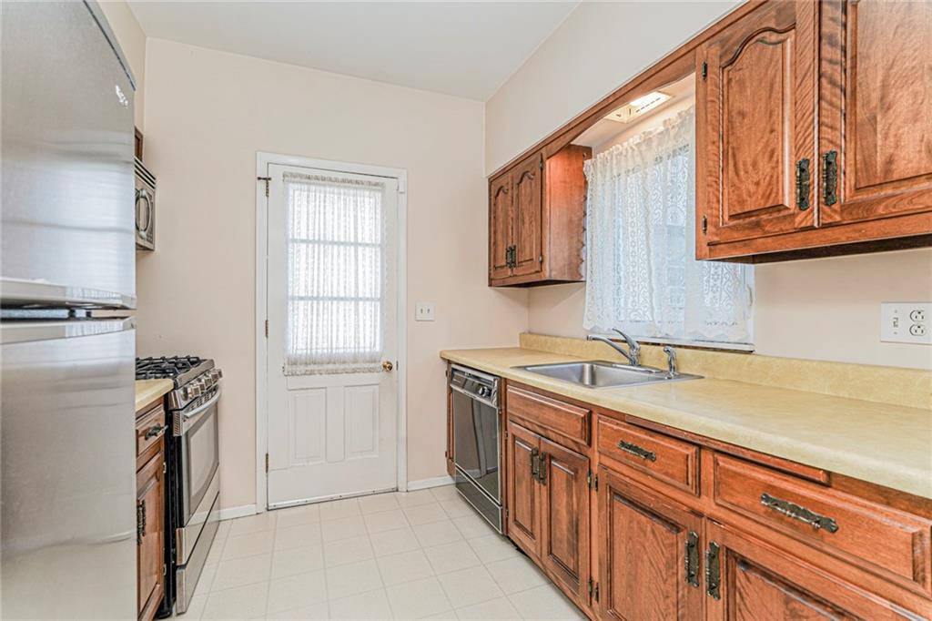 112 Windermere Grasmere 10305 New York photo