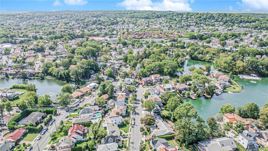 112 Windermere Grasmere 10305 New York photo
