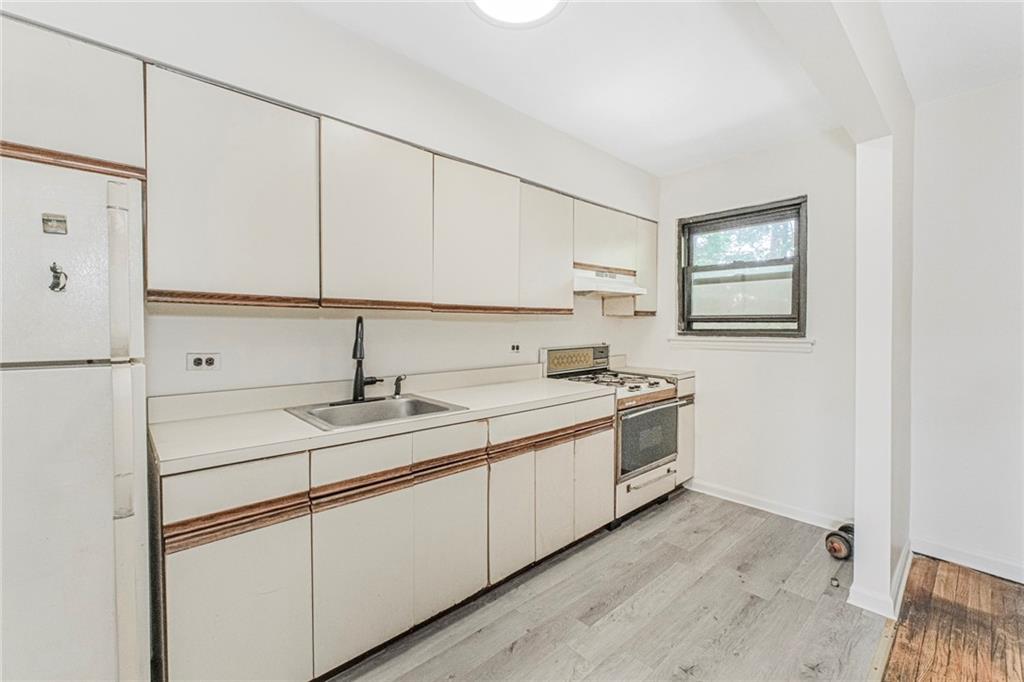 147-23 71st Kew Gardens Hills 11367 New York photo