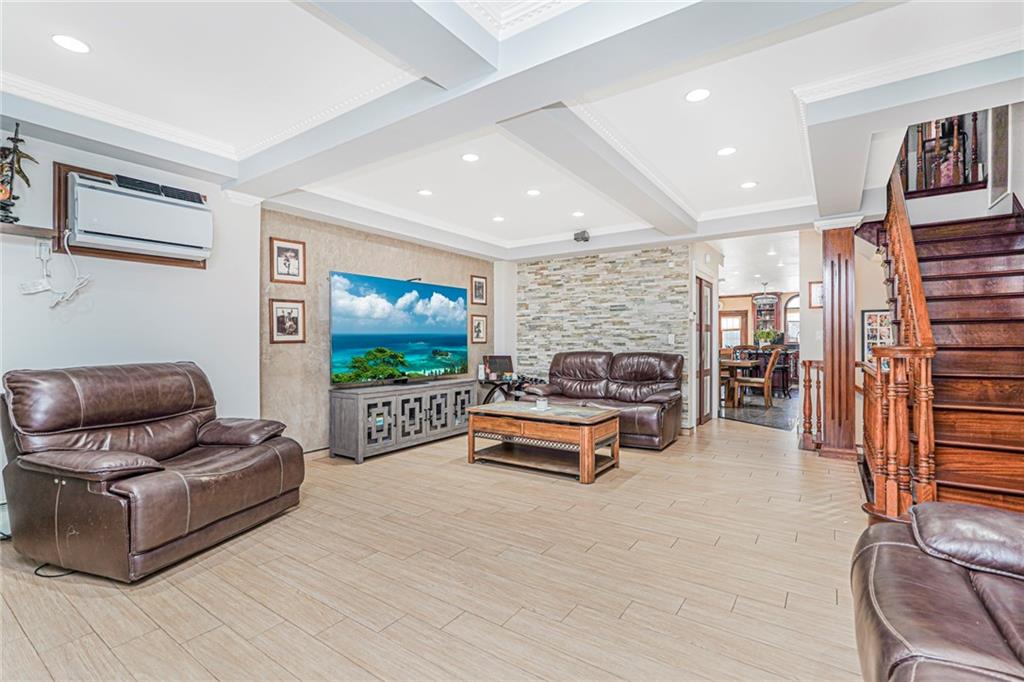 1458 81st Dyker Heights 11228 New York photo