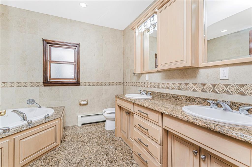 1458 81st Dyker Heights 11228 New York photo