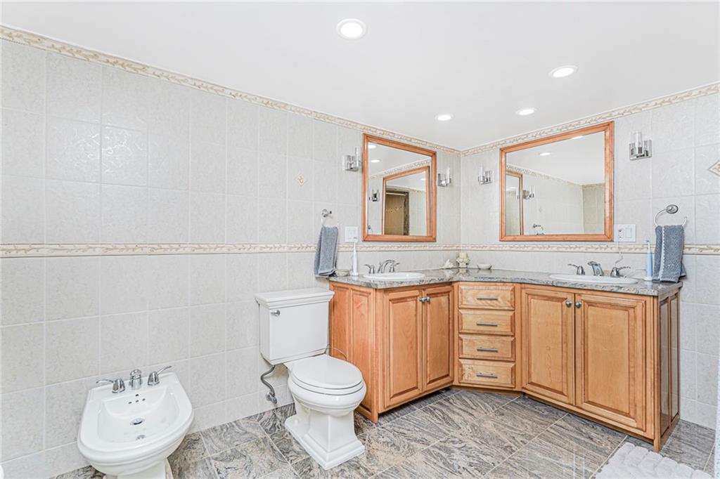 1458 81st Dyker Heights 11228 New York photo